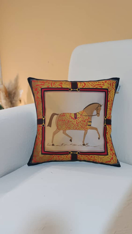 کوسن طرح دار